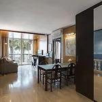 Отель Estela Barcelona 4*